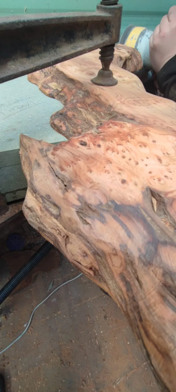 Live edge oak slab dining table and chopping boards handcrafted by John McShane, Setanta Woodcraft, Carlingford Co. Louth